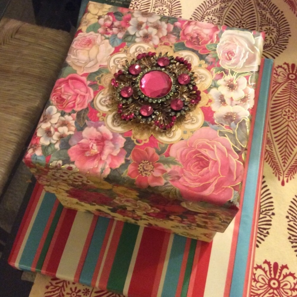 Mystery Box 5lbs - Picture 6 of 8